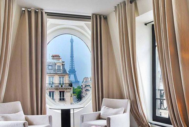 침실에서 에펠탑뷰가 보이는 파리 호텔 Best 7 - 마이호캉스